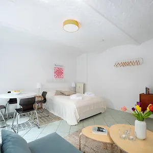 Hideaway With Terrace , Berlin Deutschland